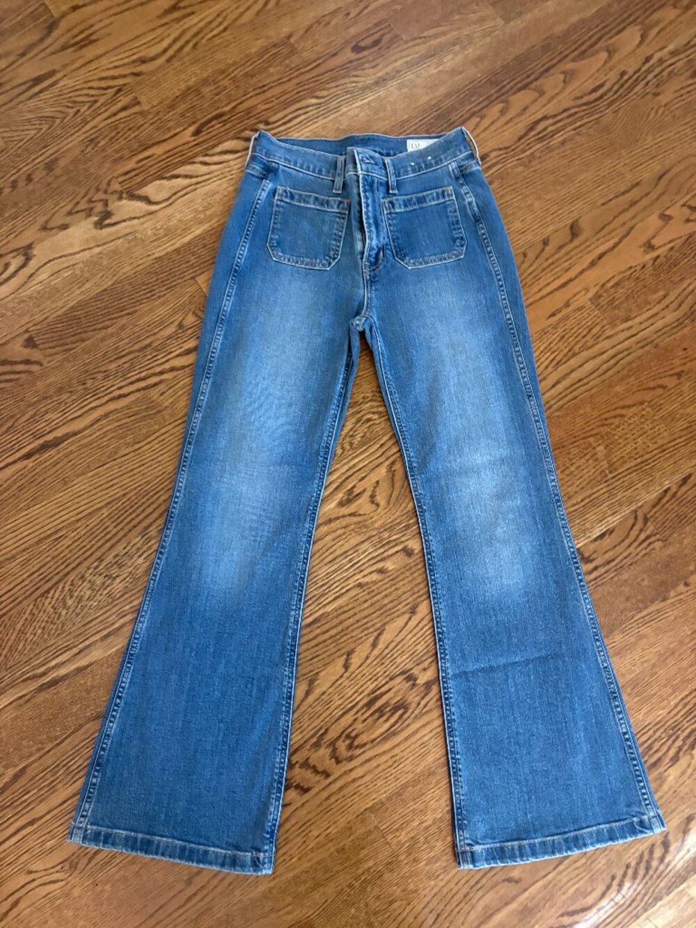 GAP High Rise '70s Flare Jeans with Front Patch Pockets - Medium Wash